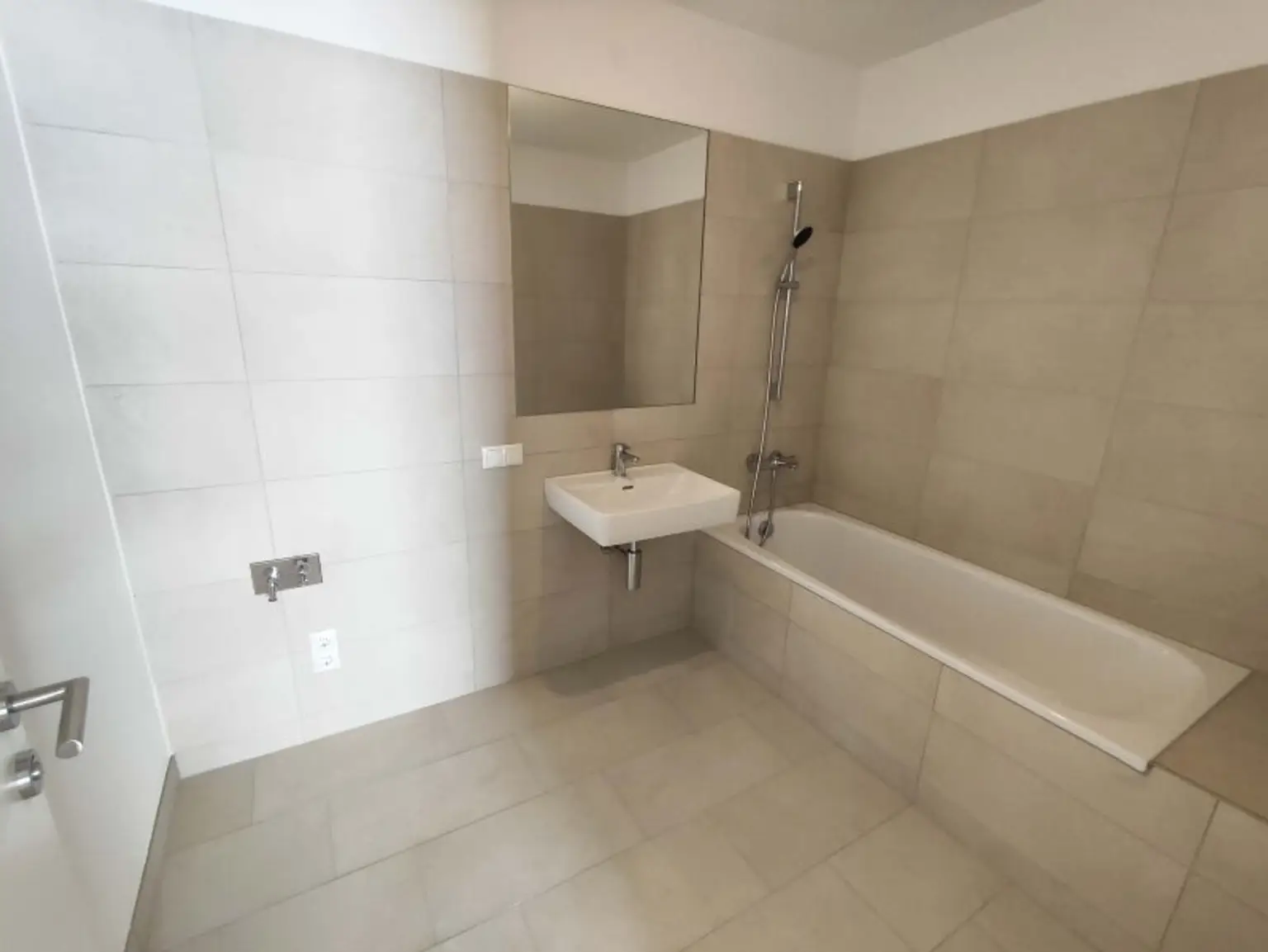 NEUBAU ERSTBEZUG! 2-Zimmer-Wohnung mit Balkon im 4. OG in 1210 Wien! Top 1/32