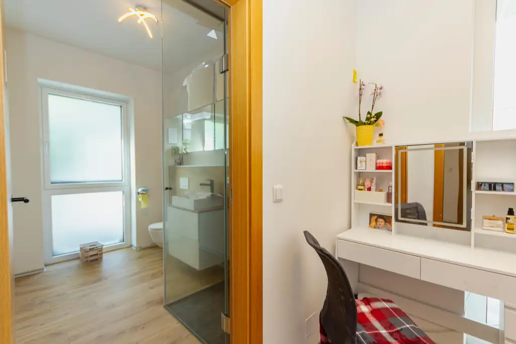 Alles auf einer Ebene – stilvoller Bungalow für höchste Wohnansprüche