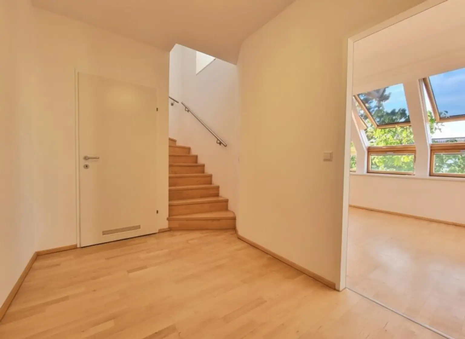 Vorraum / Treppenhaus / Wohnküche