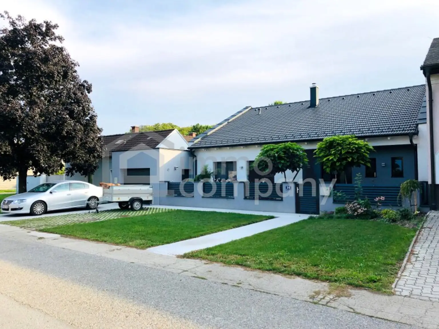 Modernes, komfortables Einfamilienhaus nur 20 Autominuten von Wien entfernt. Mit energieeffizienter Ausstattung in Ruhelage – großer Garten – Pferdehaltung – Kinderparadies