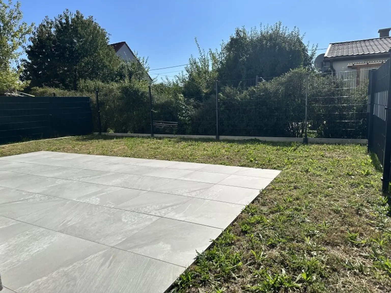 Moderne Doppelhaushälfte inkl. Stellplatz! Grünruhelage Nahe Lobau! Gute Anbindung in die Innenstadt! Provisionsfrei für den Käufer