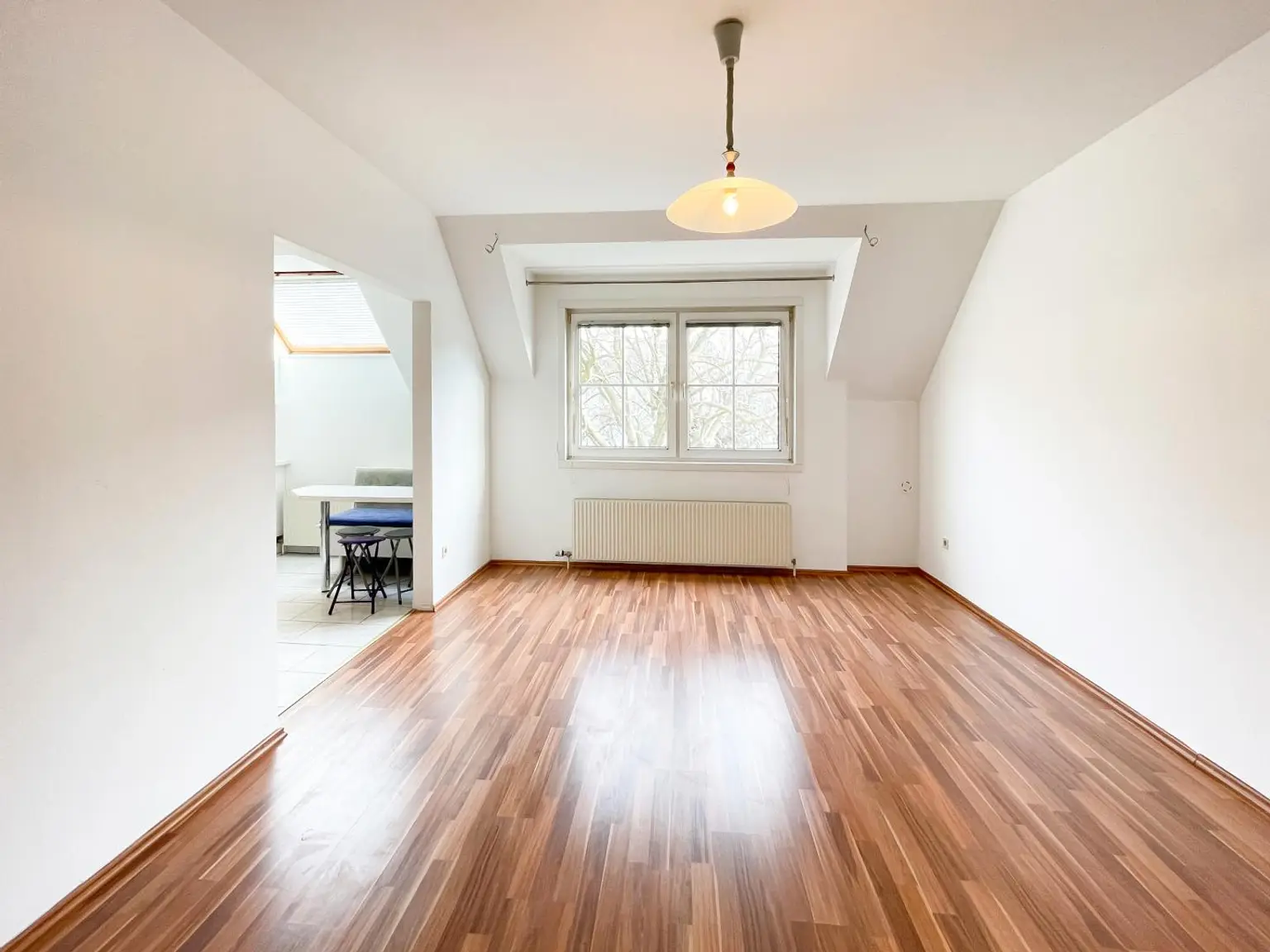 !!! Perfekt für Student(inn)en WG oder für Familien! DG-Maisonette zu mieten!