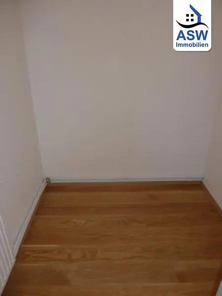 Moderne 3-Zimmerwohnung mit offener Schlafgalerie in U-Bahn-Nähe