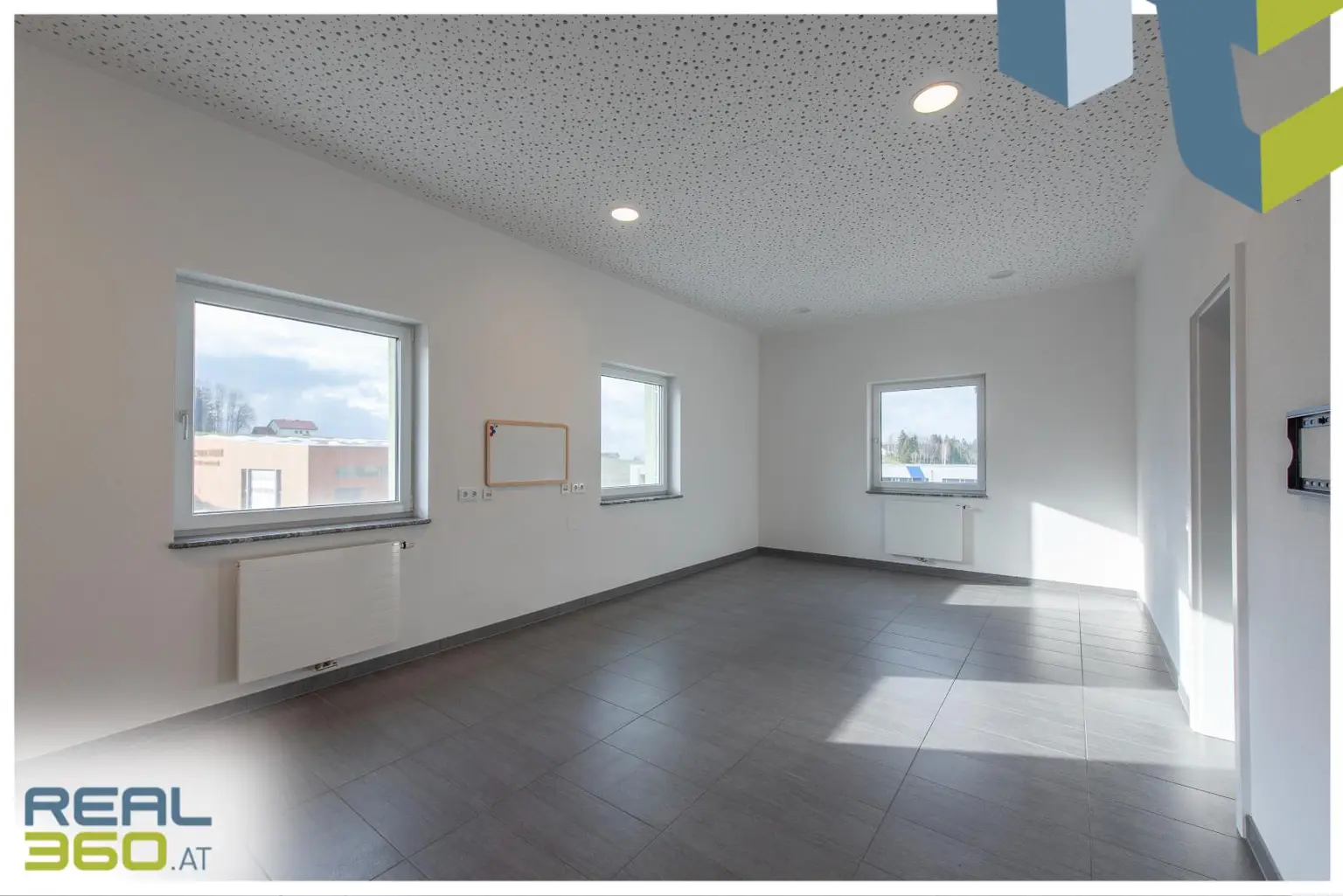 Hochwertige Betriebsliegenschaft auf Baurechtsgrund (Halle, Büro, Lager, Wohnung)