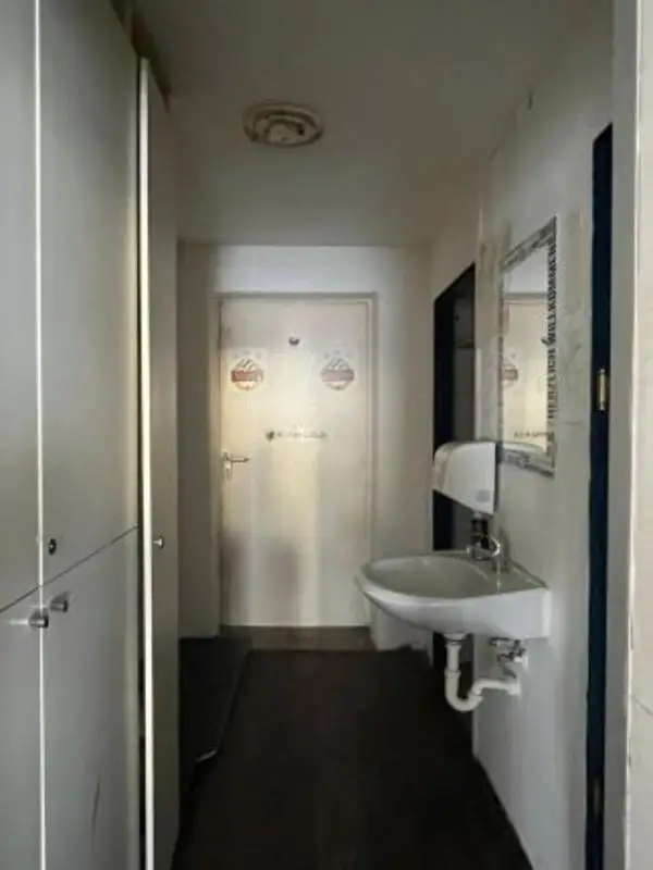 Geschäftslokal / Büro / Praxis nähe Hüttelorfer Straße