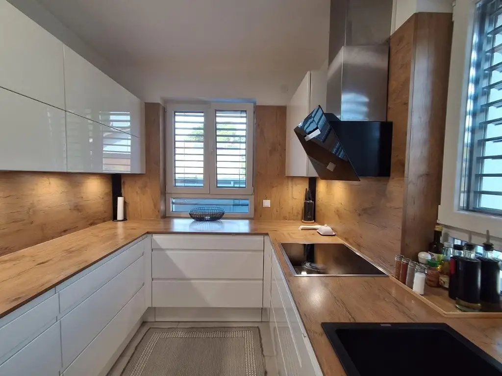 "Topmodern-ausgestattete Doppelhaushälfte nahe U1 Leopoldau"