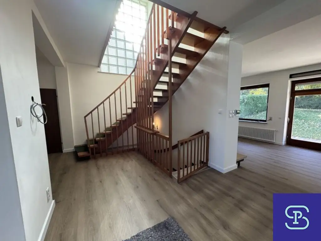 Provisionsfrei: Renoviertes 160m² EFH + 80m² Keller und wunderschönem Garten in Top-Grünlage - 1130 Wien