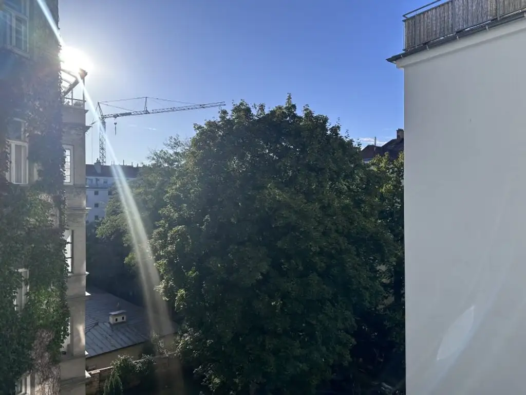Traumhafte Familienwohnung mit Sanierungspotenzial in TOPLAGE