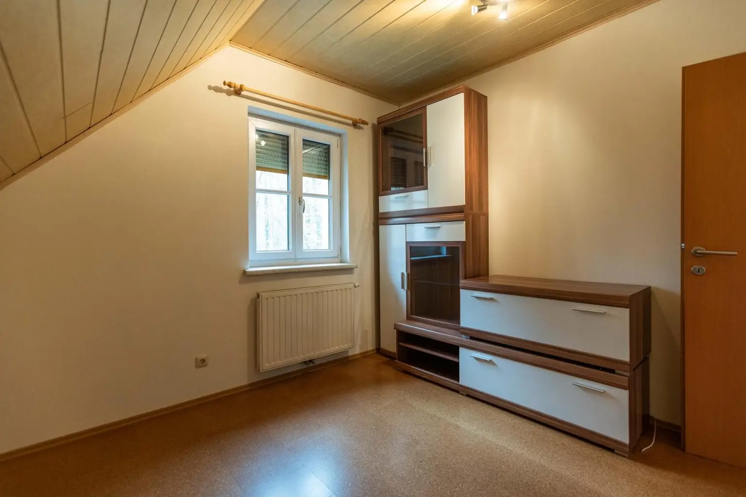 Wunderschönes Haus mit großer Hobbywerkstatt und großem Hofplatz - Ruhelage!