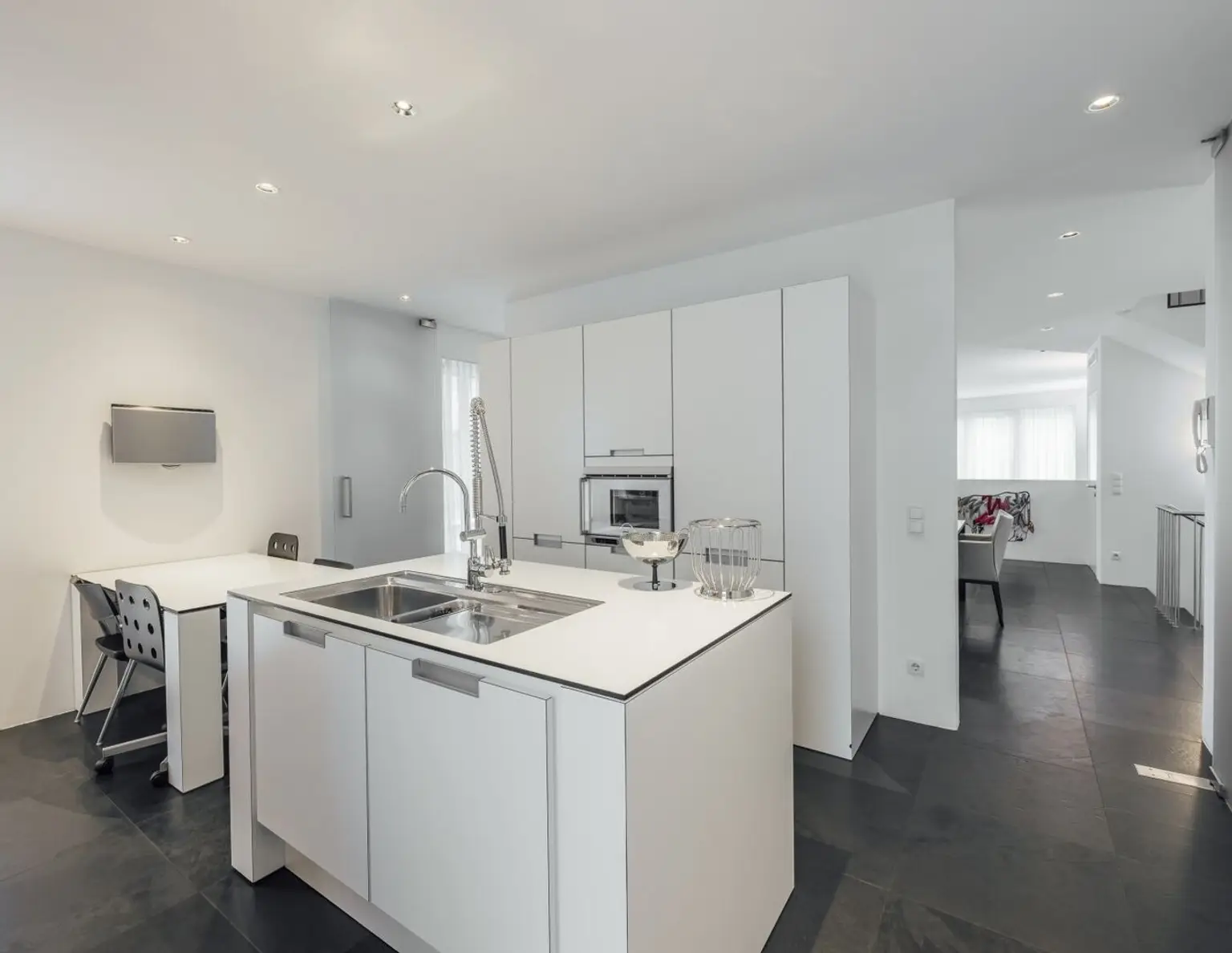 Stilvolles Wohnen in Toplage am Bodensee - Elegante Villa mit beeindruckender Architektur