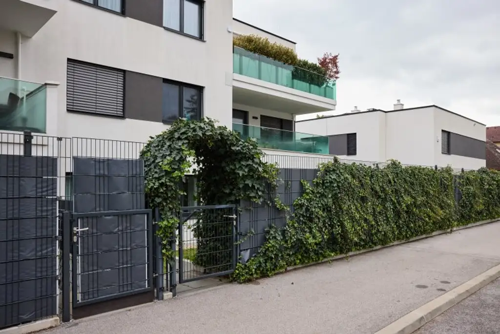 Sonnige 4 Zi Gartenwohnung in Ruhelage (S-Bahn Liesing Nähe) mit Garage