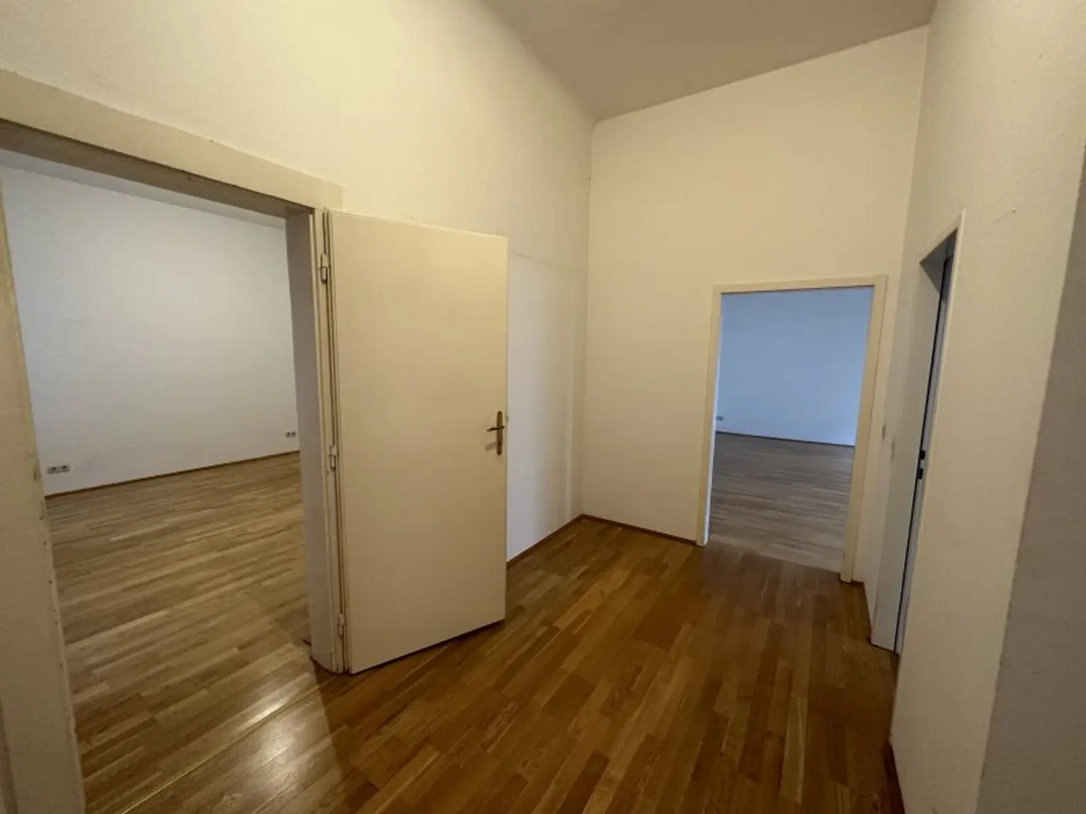 UNBEFRISTET: 2-Zimmer-Wohnung mit separater Küche ab FEBRUAR 2026!