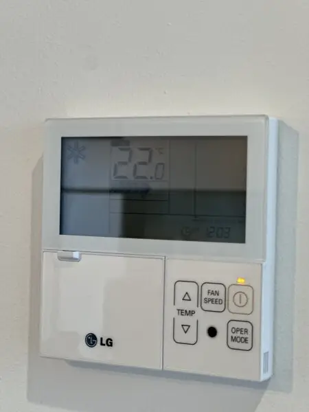 MÖBLIERTE WOHNUNG MIT BALKON - MODERNSTE AUSSTATTUNG