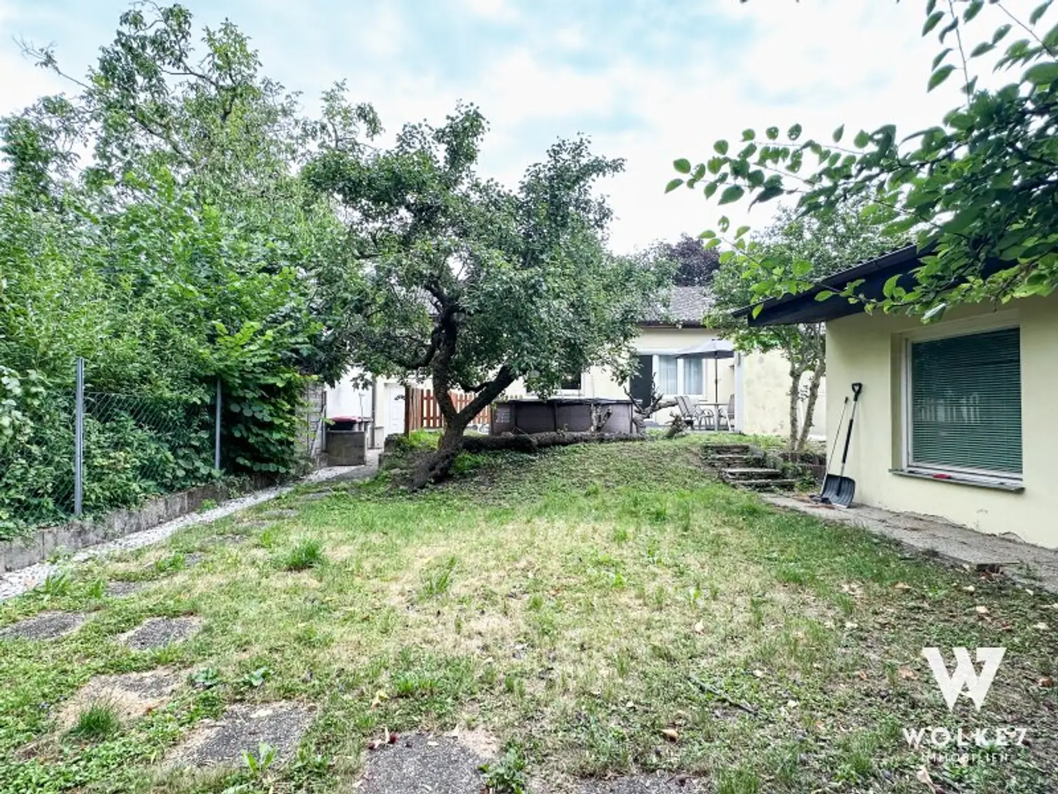 Charmantes Stadthaus zentral in Gänserndorf: Pool | Garten | Terrasse | Bahnhofsnähe | Ruhelage