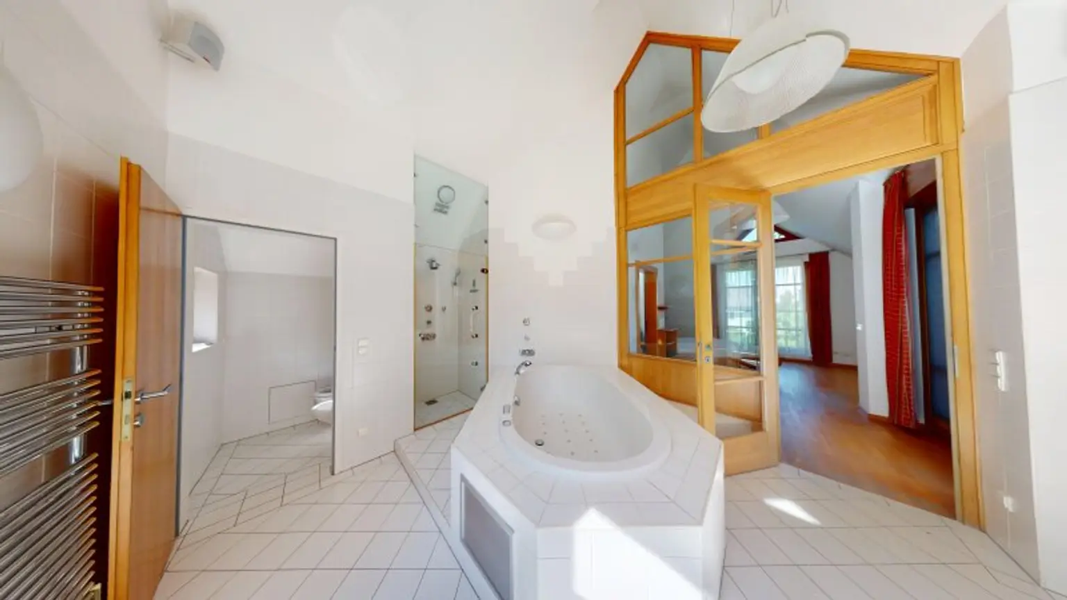 Hauptbadezimmer, Bild 1