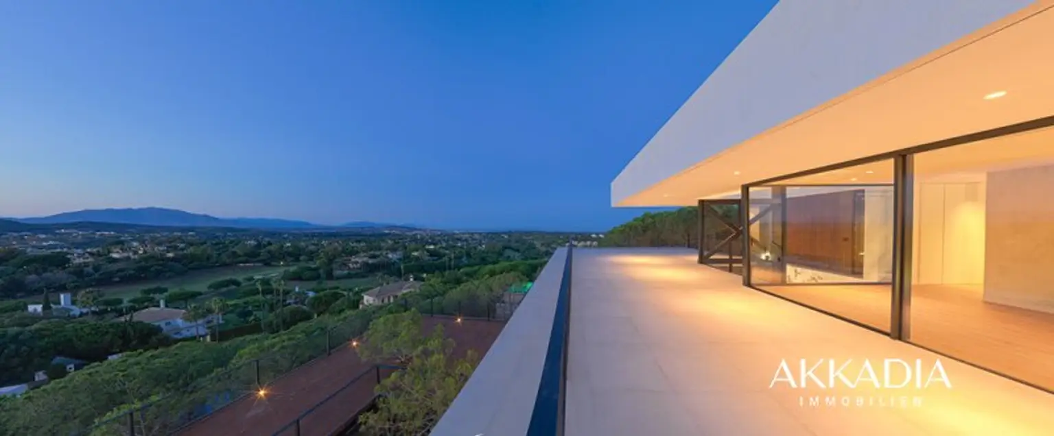 Prämierte Architektenvilla mit Blick über die Sierra Grazalema