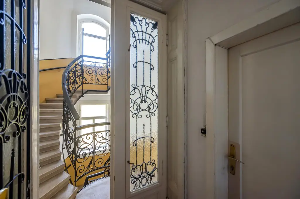 WOHNUNG IN ALTBAU-VILLA | EIGENGARTEN | SANIERUNGSBEDÜRFTIGES JUWEL
