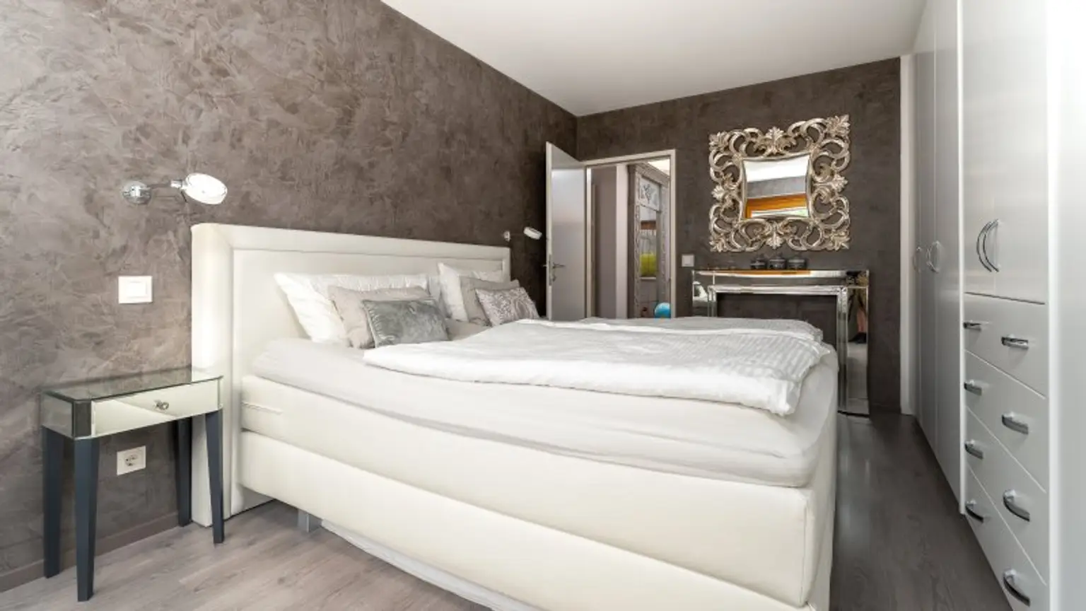 Wohnträume verwirklichen ! *Exklusive Maisonette-Wohnung mit Garten*