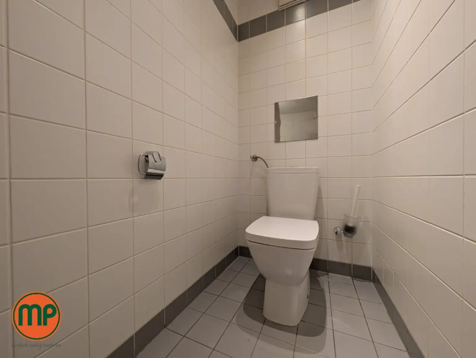 perfekte Raumaufteilung, riesiger Balkon und begehbarer Kleiderschrank sowie eine Garage