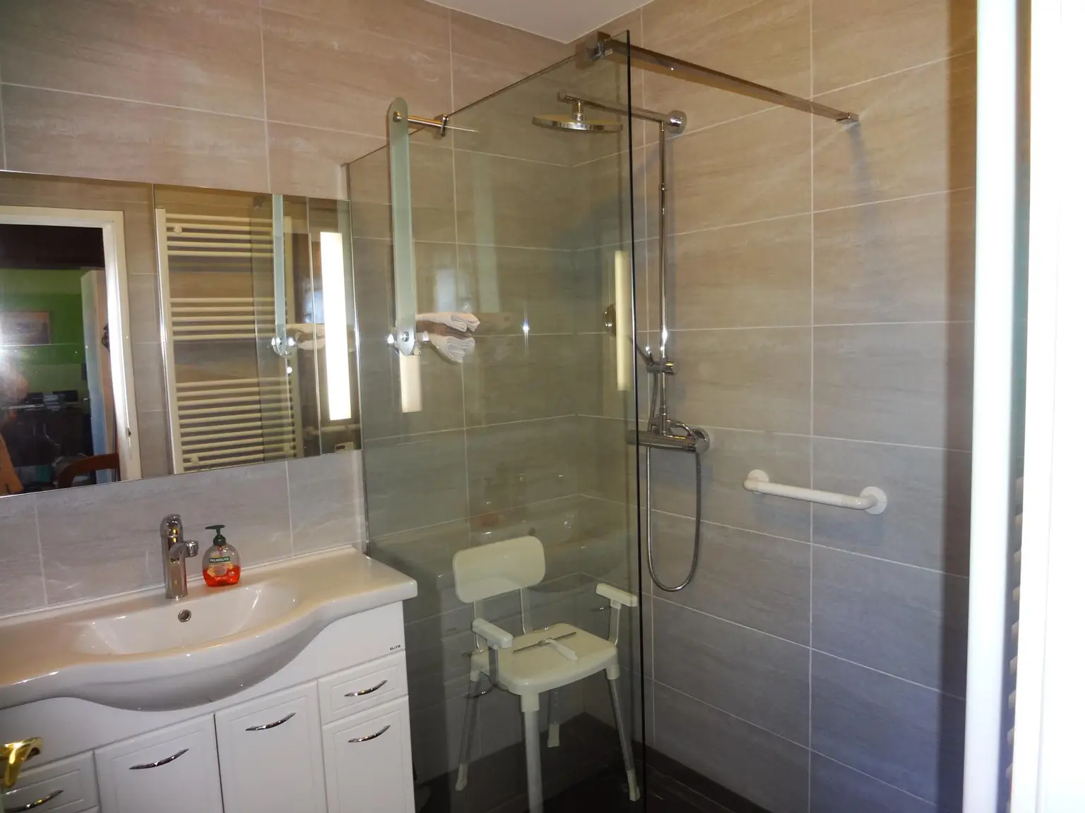 Bad mit barrierefreier Dusche