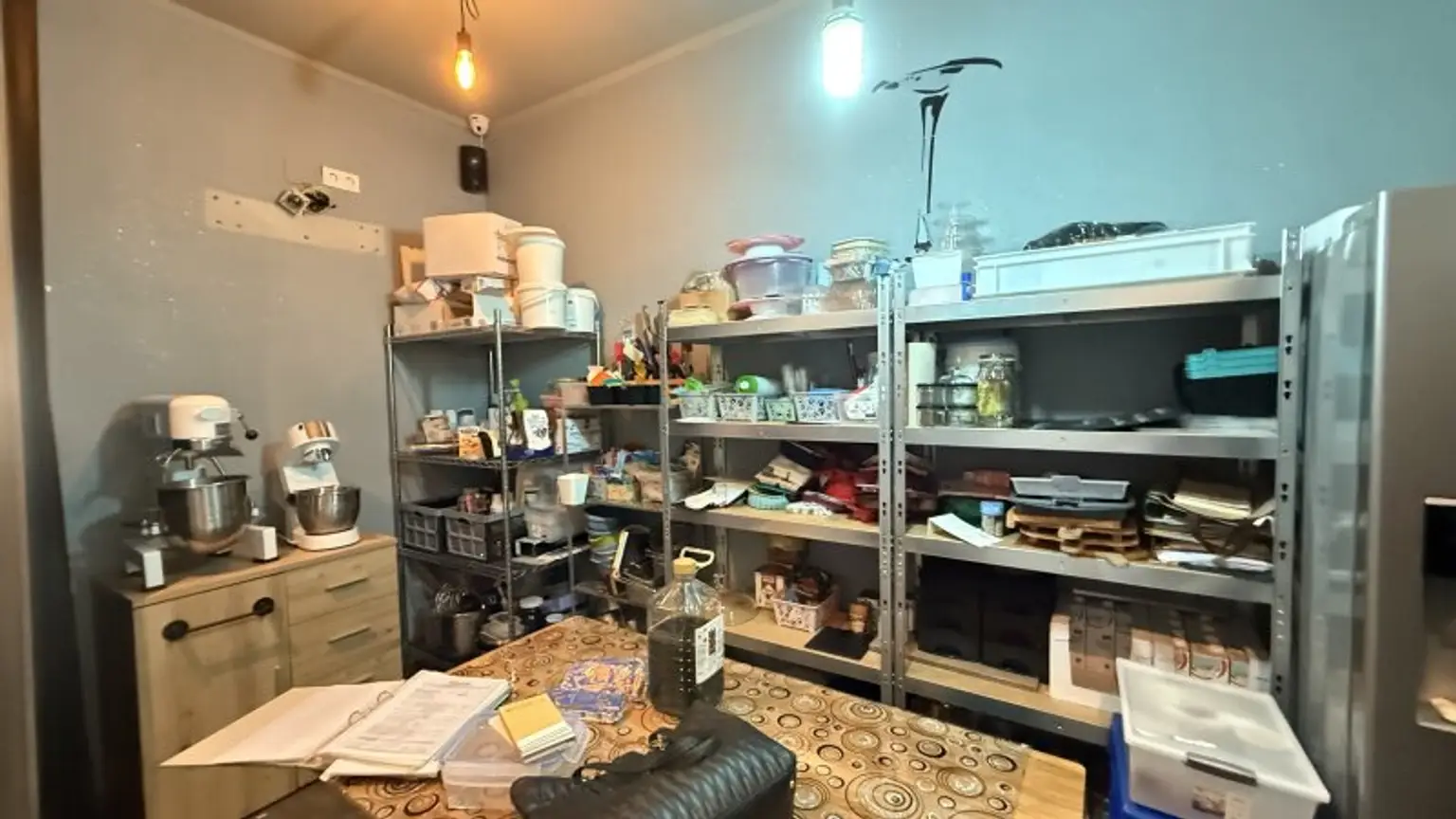 Gastronomielokal zur Miete: Bar, Kaffe, Imbiss, Konditorei mit hofseitigem Gastgarten und Betriebsanlagengenehmigung bis 02:00!