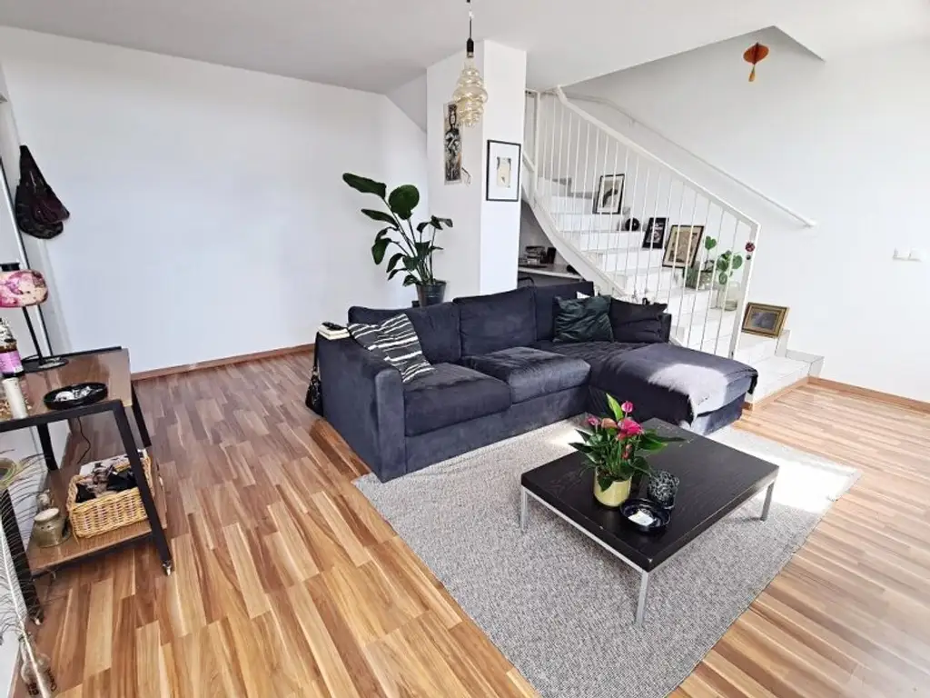 DACHGESCHOSS, U3-NÄHE, 55 m2 Maisonette, 2 Zimmer, Kochnische, Duschbad, Fernblick, Meiselstraße