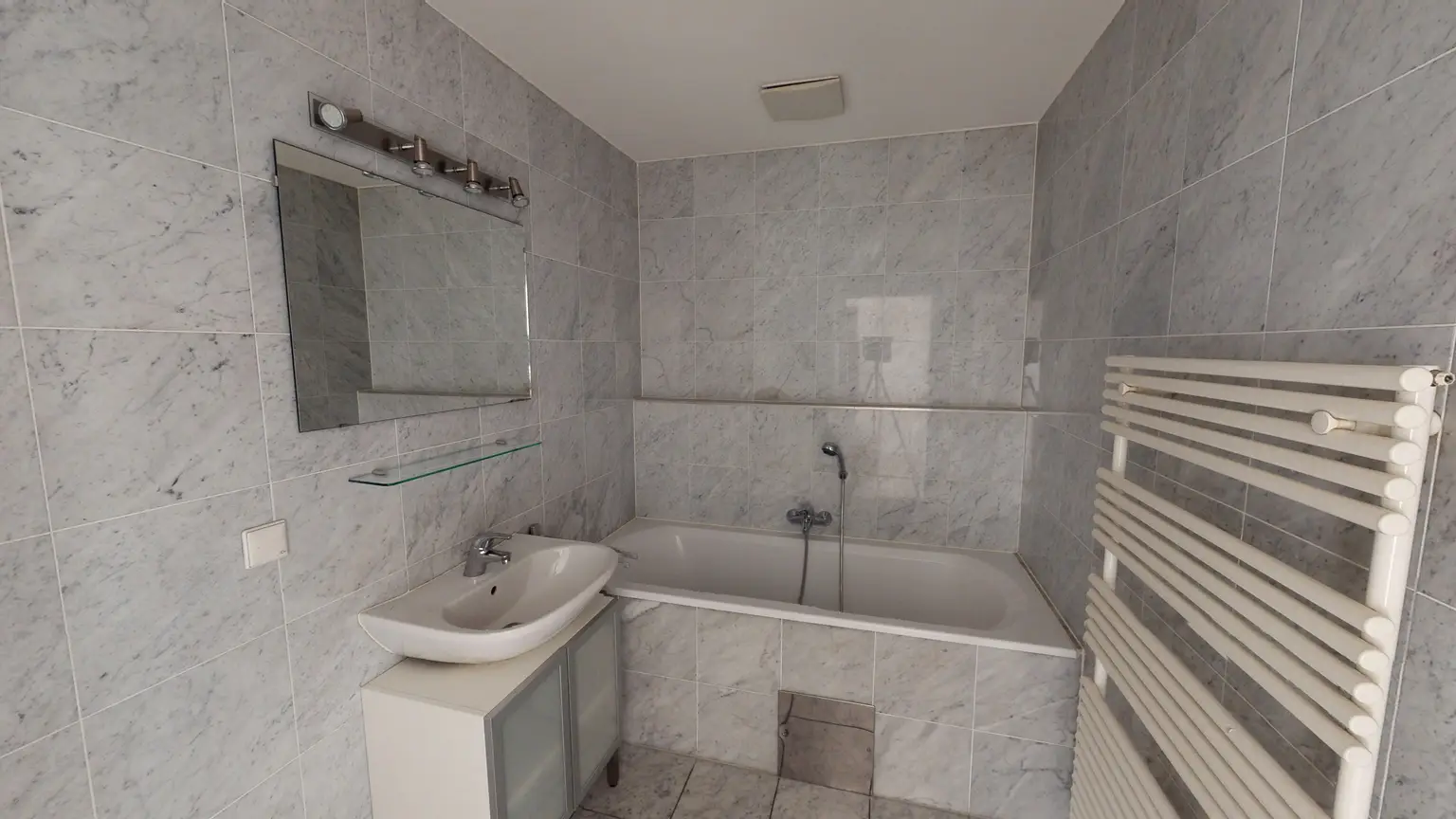 Döblinger Hauptstraße I Gartenwohnung mit Garage und Pool