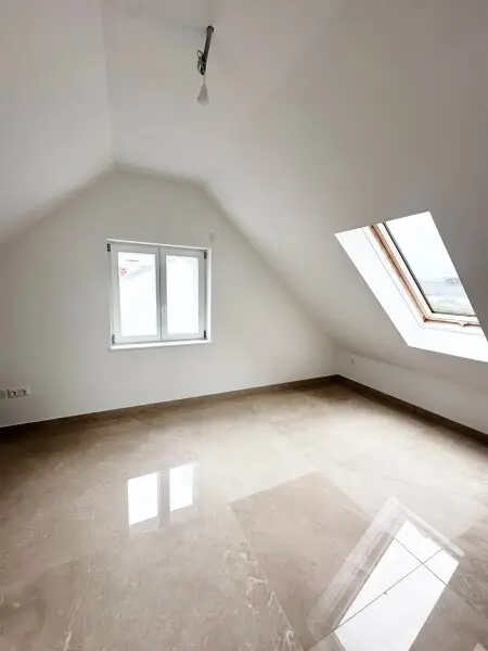 ERSTBEZUG Dachgeschoßwohnung mit Balkon in Stammersdorf  - Winzergefühl im Sehnsuchtsort der Wiener - 1210 Wien