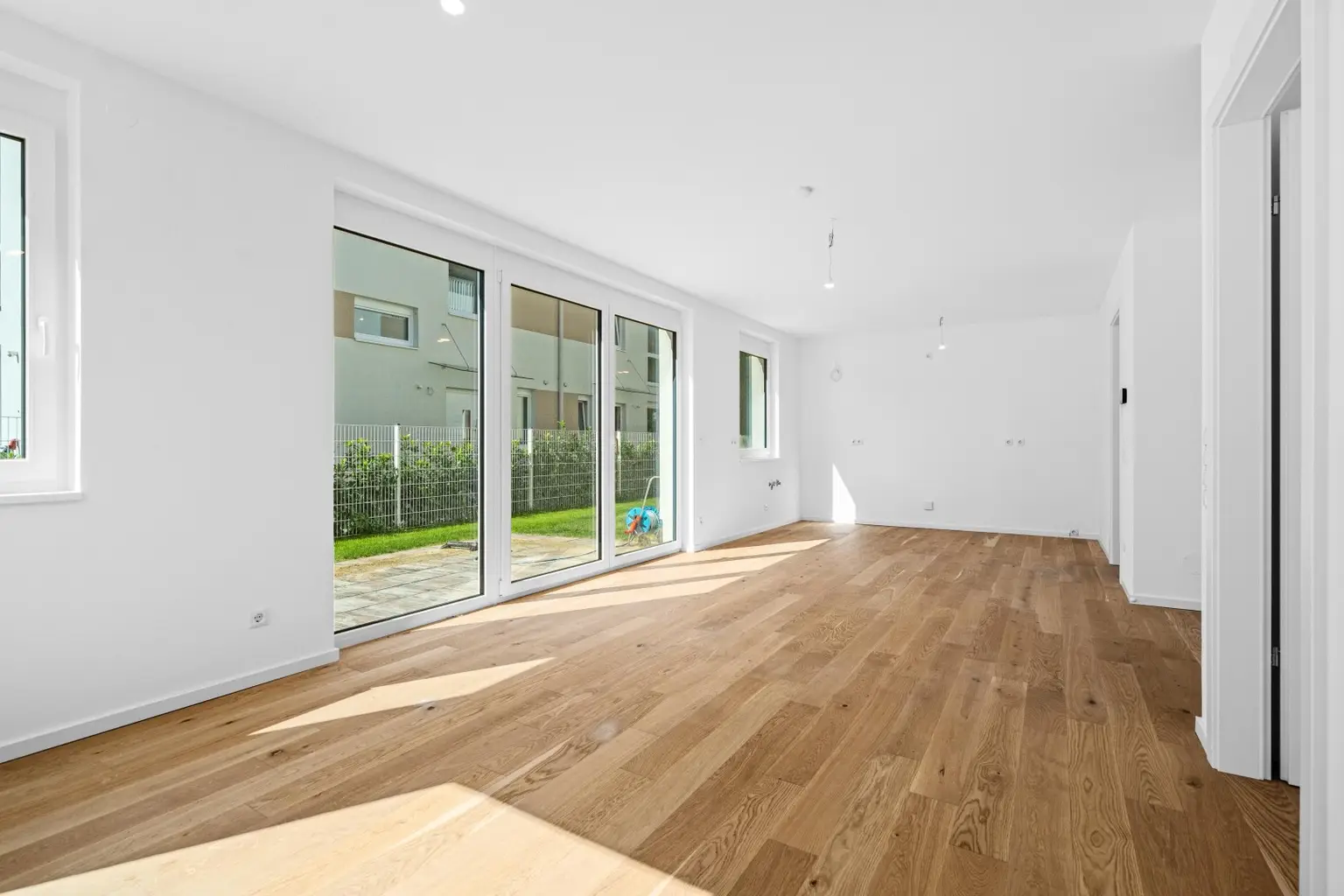 "Exklusive Neubau-Doppelhäuser in Stockerau – 6 Zimmer nahe S-Bahn"