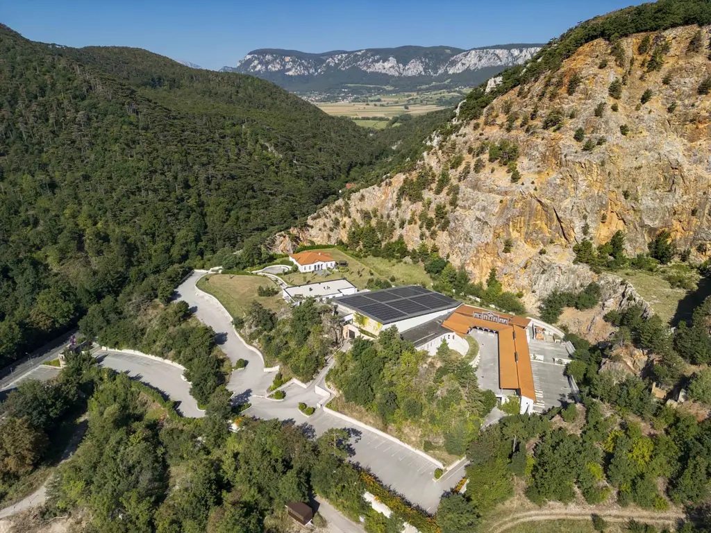 Cliffside Winzendorf - Architektur trifft Geschichte