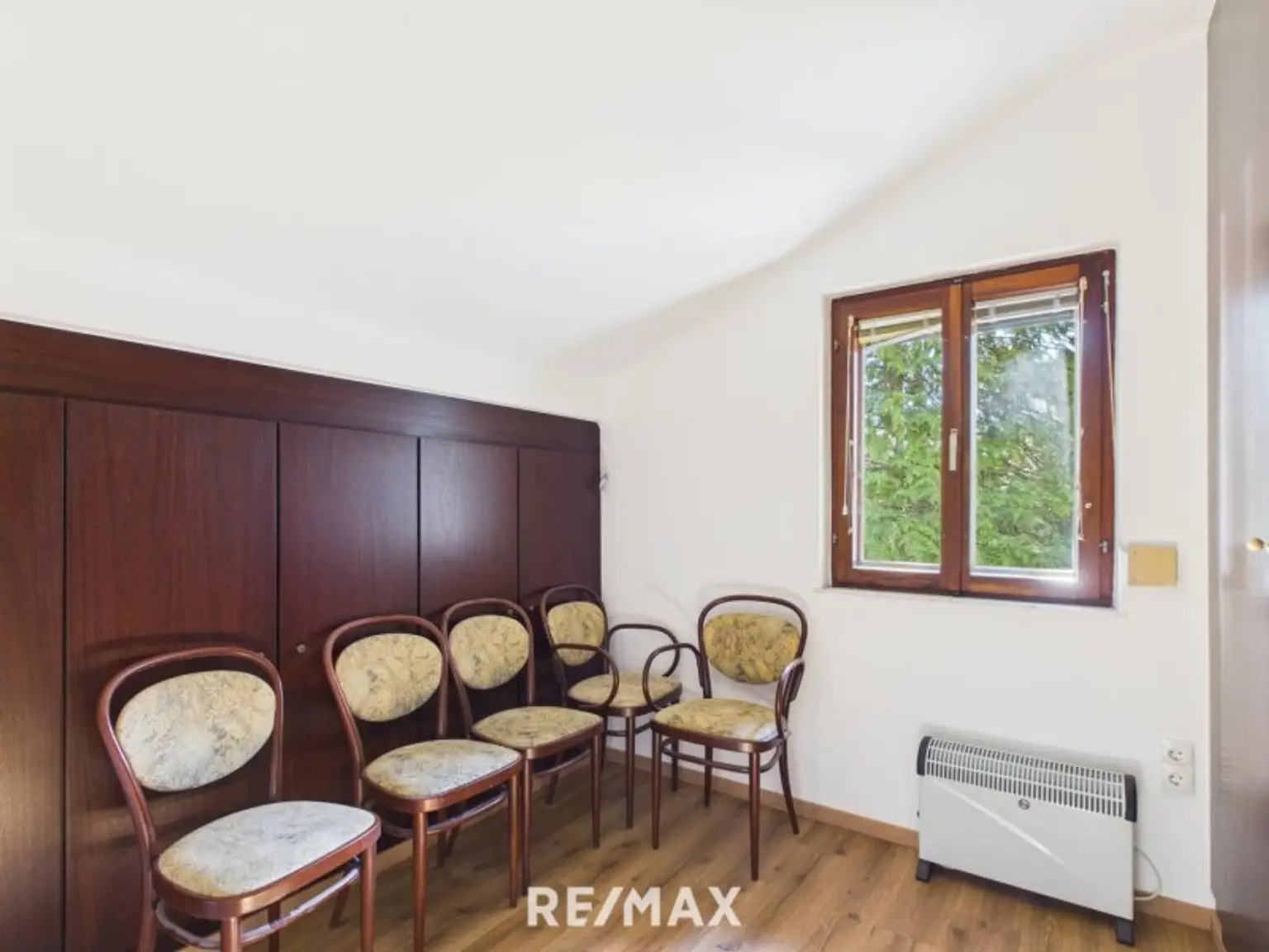 Zimmer / Garderobe OG