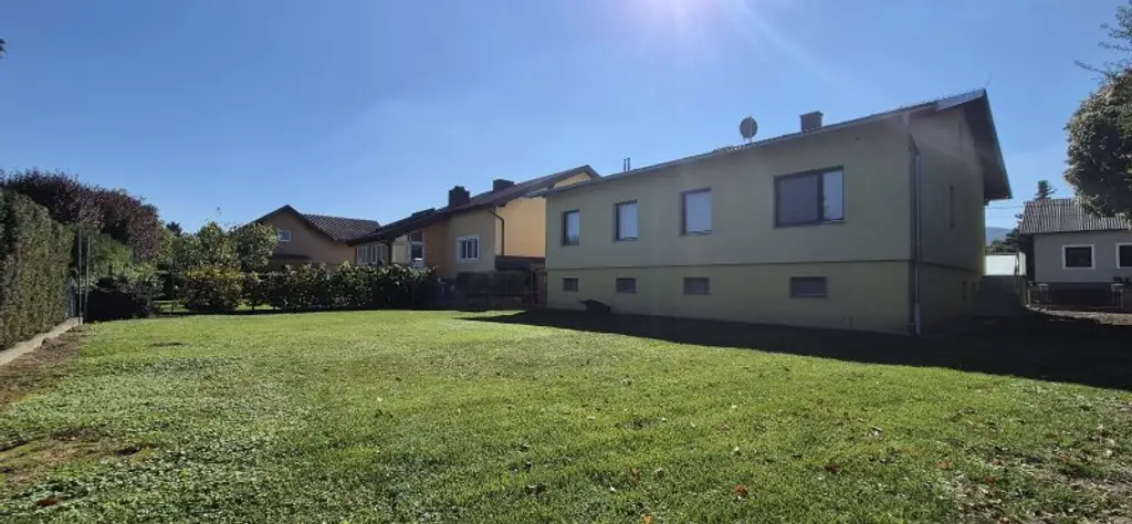 Einfamilienhaus in ruhiger Siedlungslage mit großem Garten (Pachtgrund)