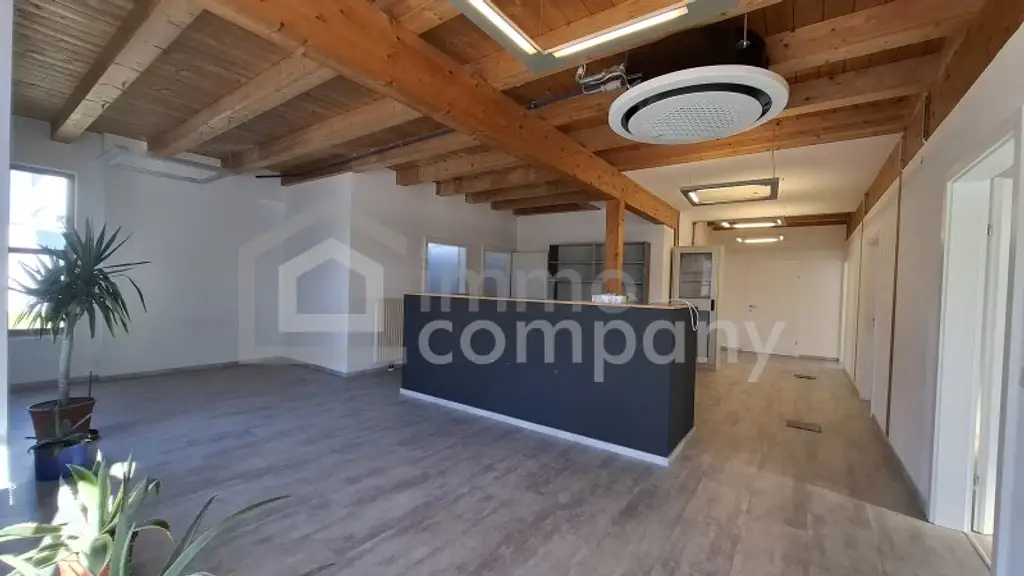 Modernes Bürogebäude in Zettling