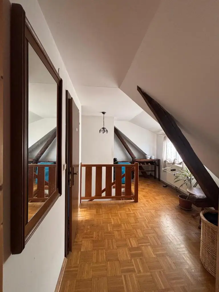 Altbau-Charme mit schönem Grundstück und viel Potenzial