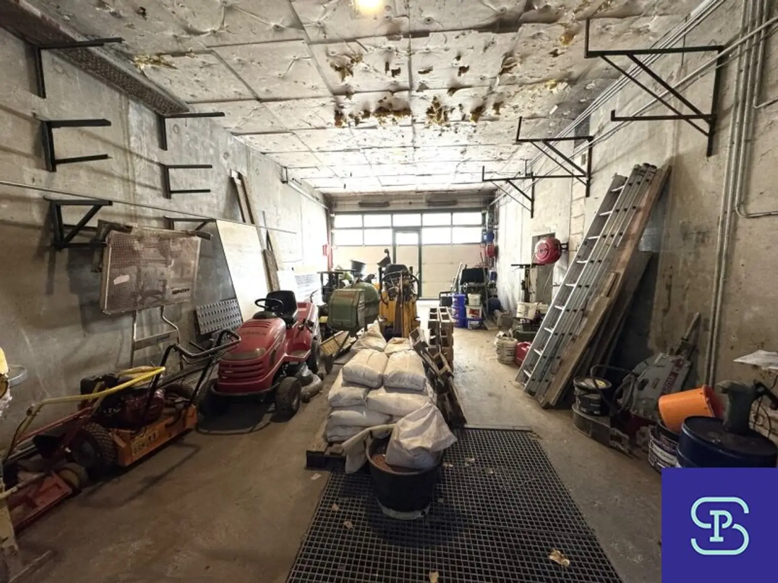 Betriebsobjekt 435m² mit Einfahrt Nähe Linzer Straße - 1140 Wien