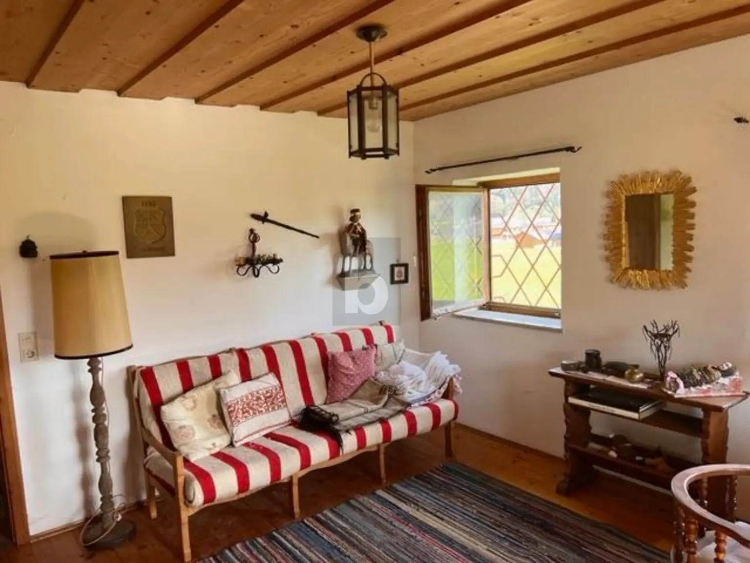 EINFAMILIENHAUS MIT VIEL POTENTIAL UND GROßEM GRUNDSTÜCK