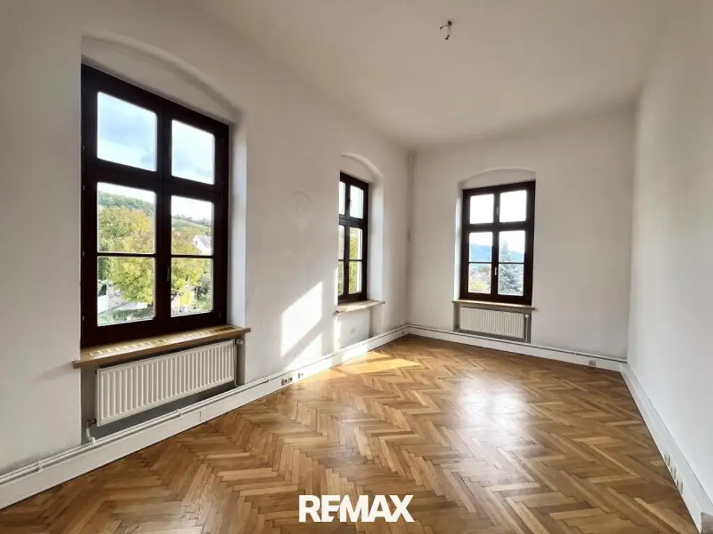 Charakteristisches Zinshaus im Ortszentrum