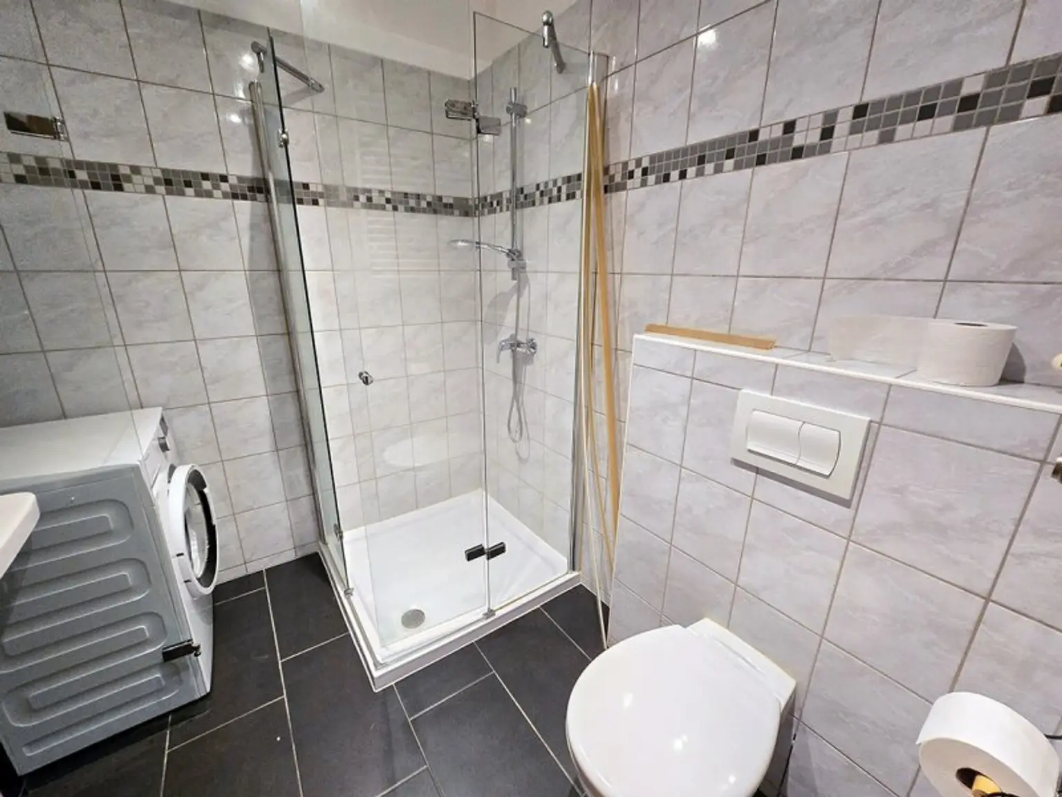 ***HELLES LOFT *** KFZ STELLPLATZ *** GEMEINSCHAFTSGARTEN ***