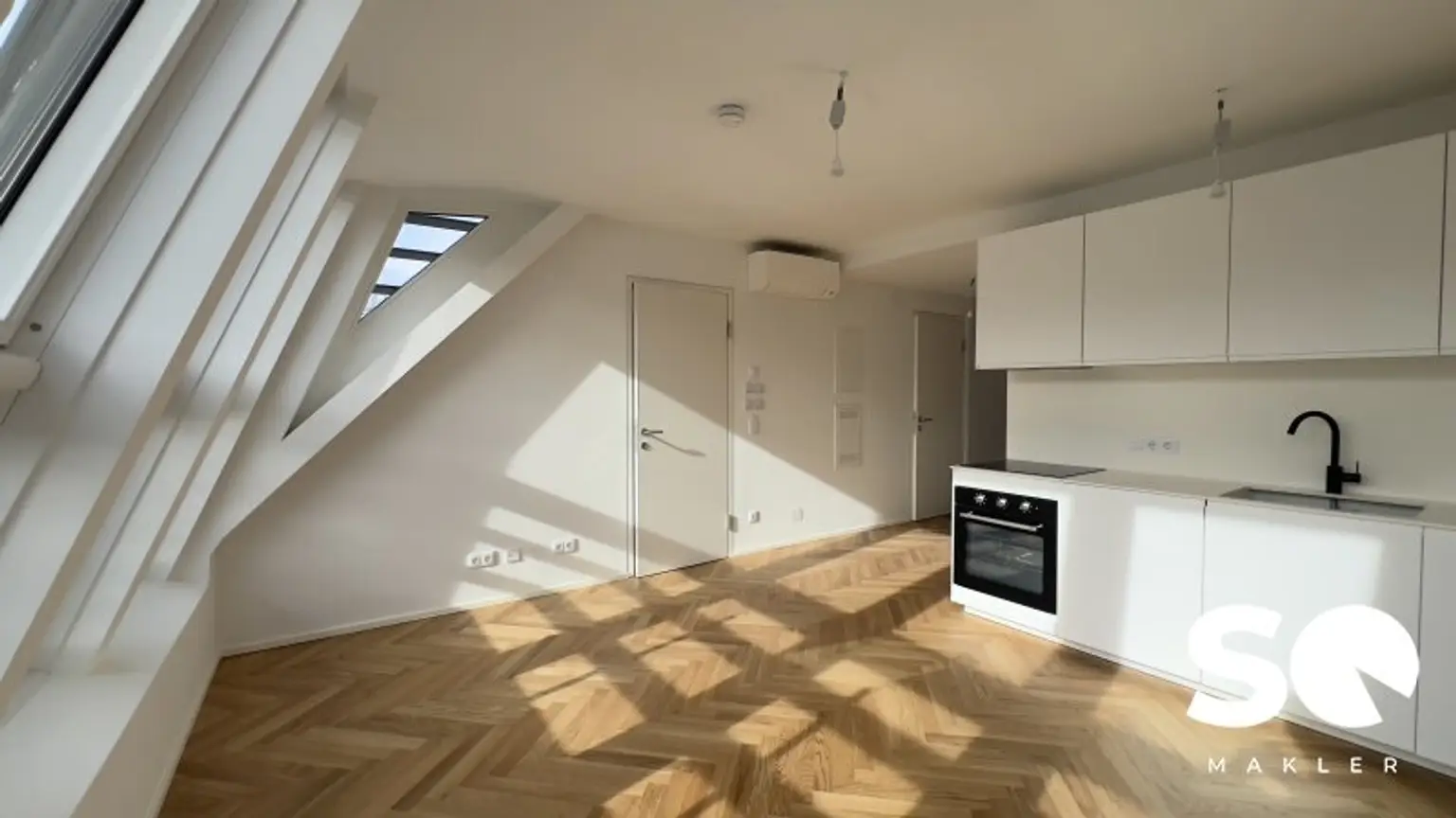 # SQ - EXKLUSIVE DACHGESCHOSSWOHNUNG IN 1030 WIEN - SEIDLGASSE - 2 ZIMMER - TOP 15
