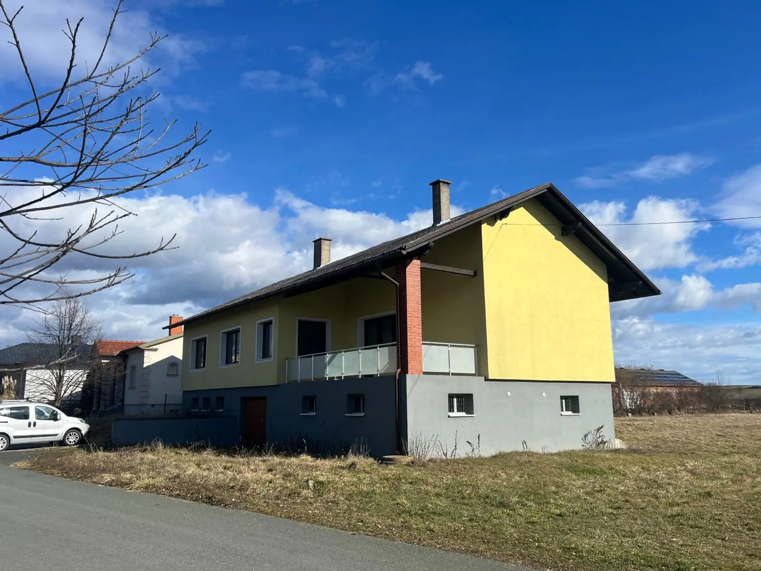 Ansicht von der Zufahrt