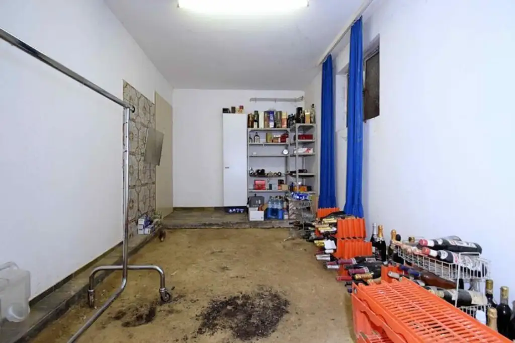 Exklusives Traum-Anwesen mit Naturteich und Gästehaus