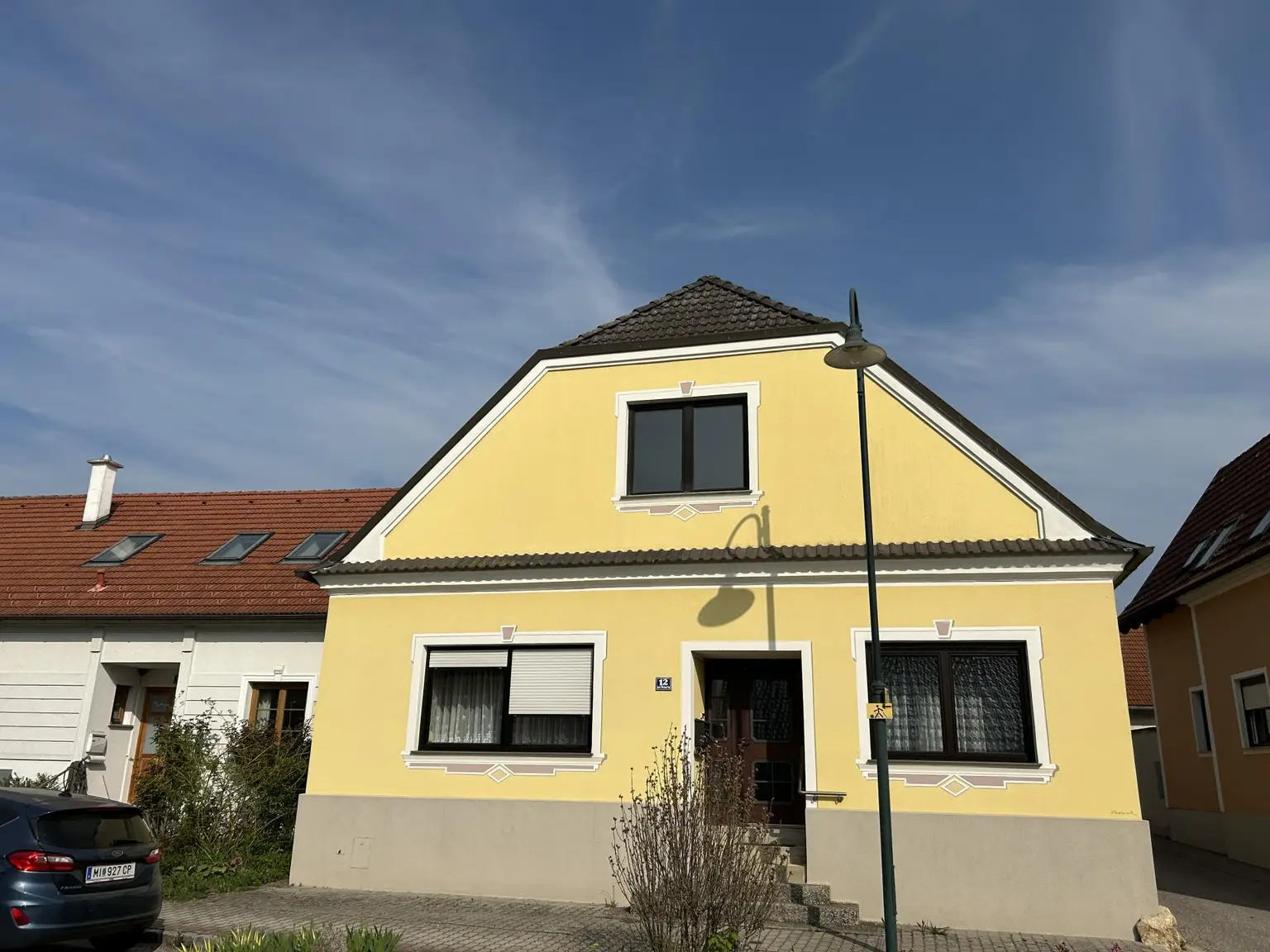 Haus Strassenansicht