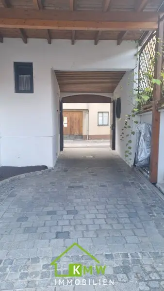 Rendite oder Eigennutzen: Saniertes Wohnhaus mit 4 Einheiten in ruhiger Lage