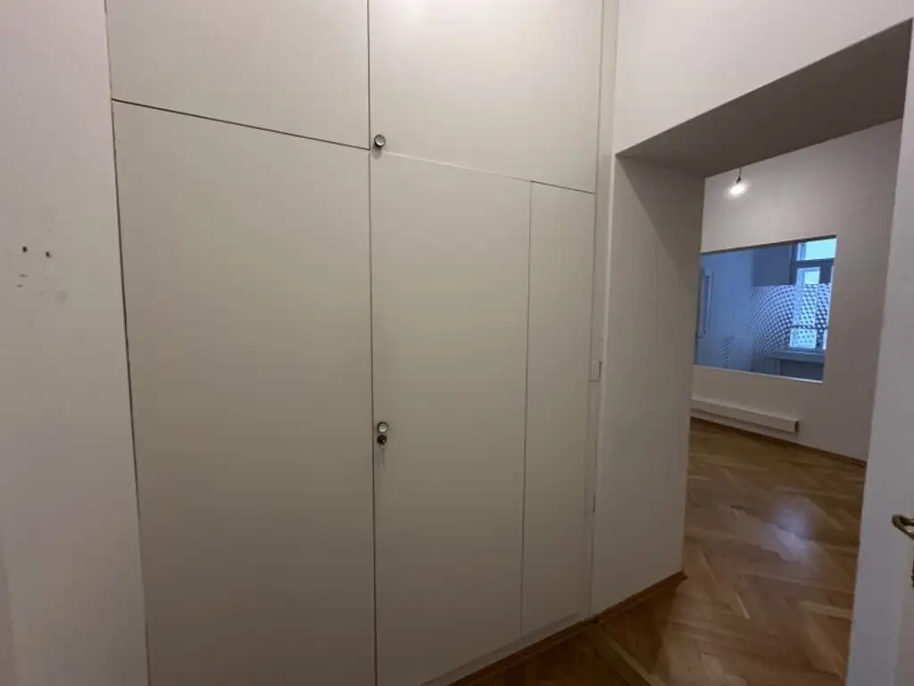 Büro nähe Karlskirche ab SOFORT