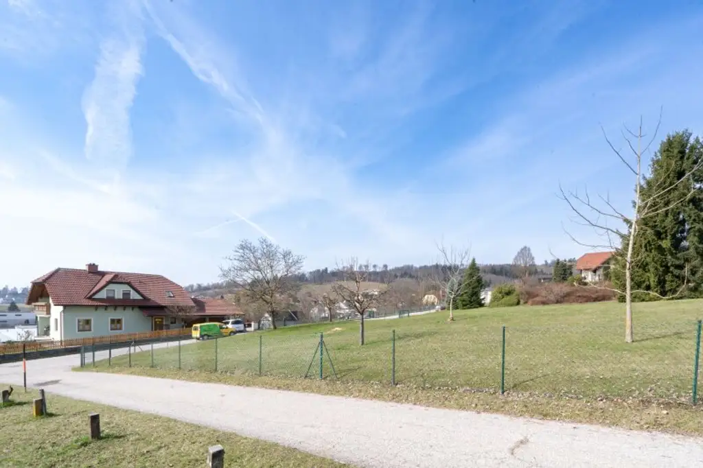 Toplage von Leonding: 7-Zimmer-Einfamilienhaus mit Pool & traumhaftem Ausblick zu kaufen