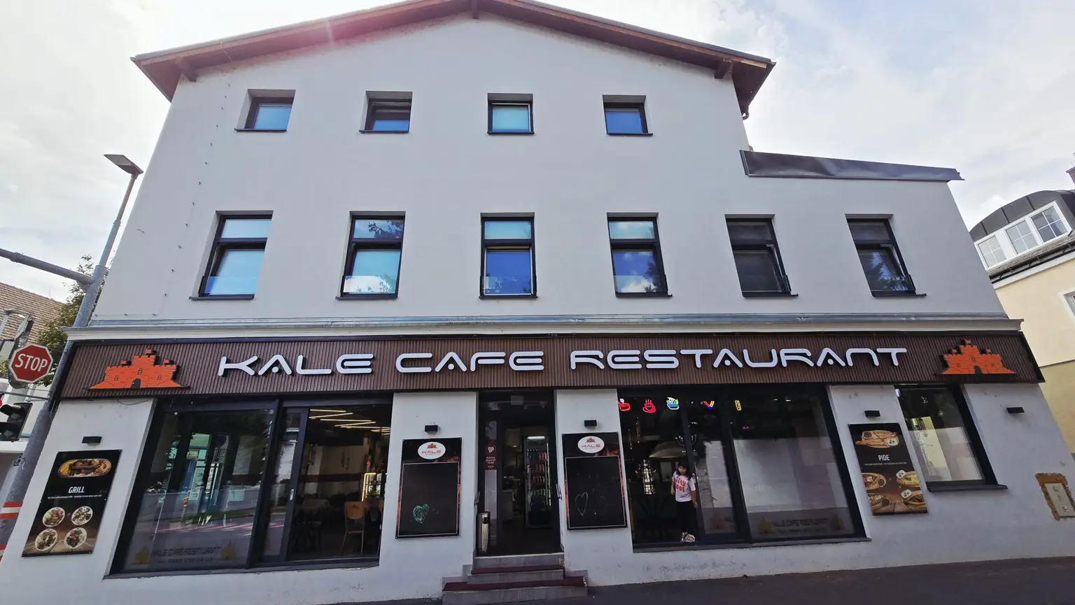 06 Außenansicht Gastrofront