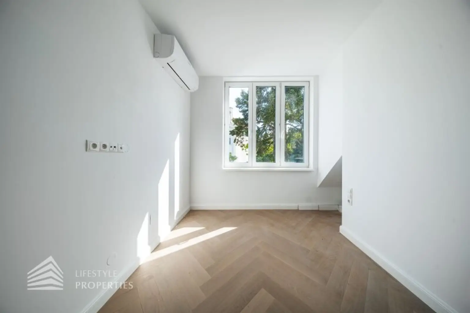 Exklusive 3-Zimmer DG-Wohnung, Nähe Pötzleinsdorfer Schlosspark by Lifestyle Properties, Stock-im-Eisen-Platz 3