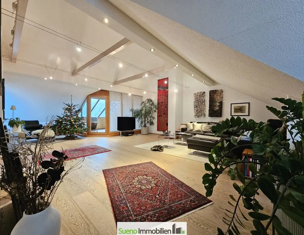 TOP Wohnhaus mit 2 (ev 3) Einheiten samt Pool, Garage und 1 Geschäftslokal