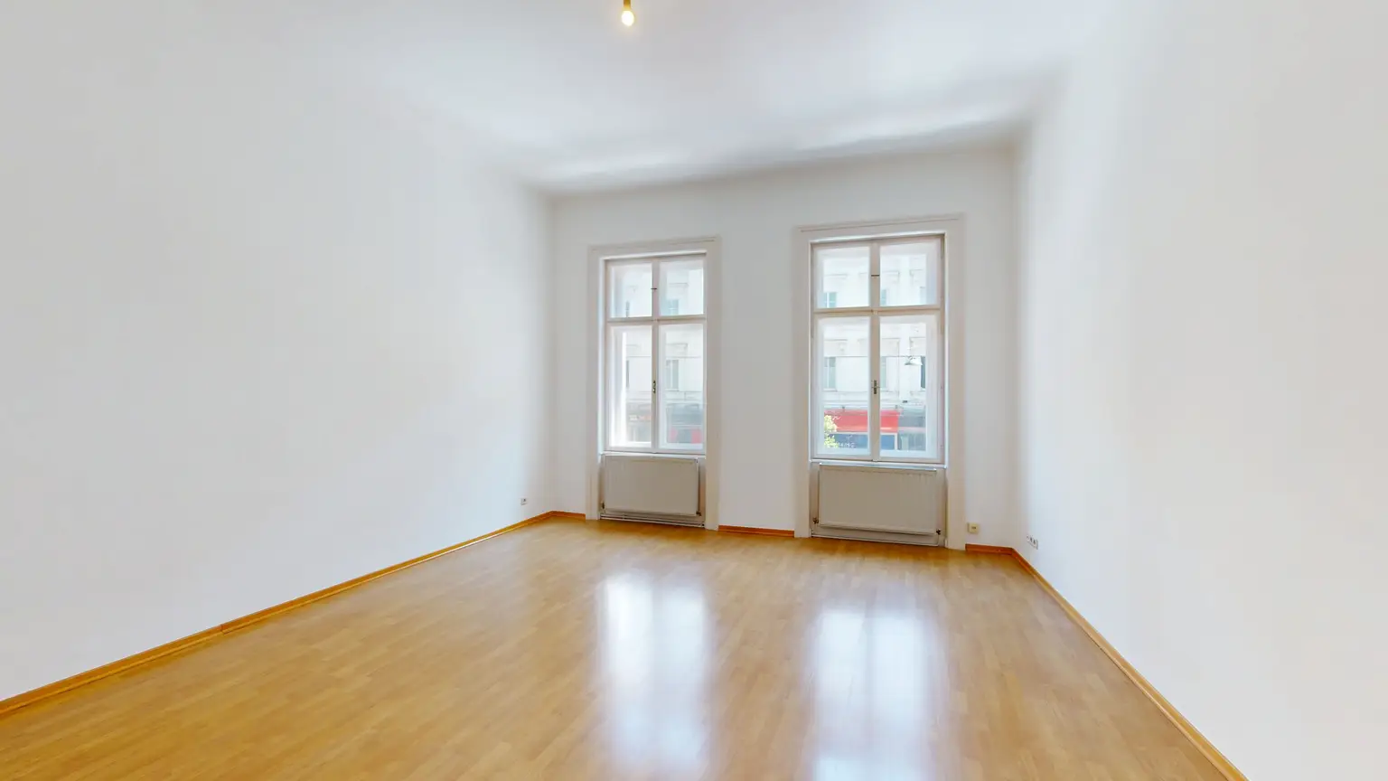Renovierte 2-Zimmer-Wohnung – zentral begehbar & unbefristete Miete