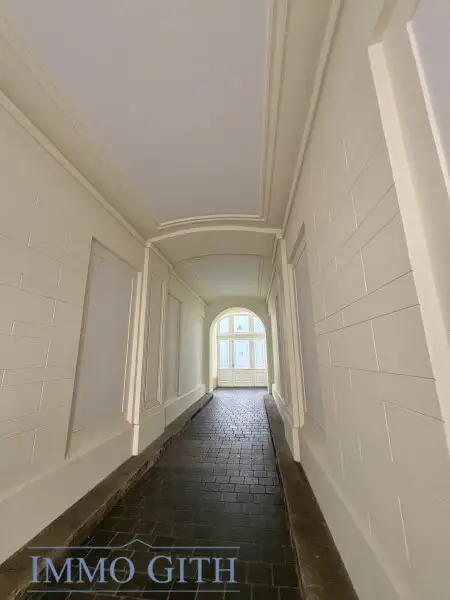 UNBEFRISTETE, GEPFLEGTE 1,5 ZIMMER-WOHNUNG MIT GEMEINSCHAFTSTERRASSE ZU MIETEN!